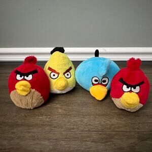 Angry Birds Mixed Lot of 4 Plush Chuck, Jay, and‎ Reds